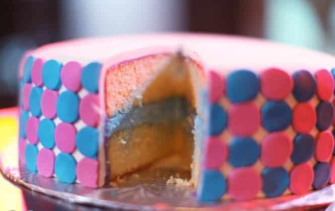 bolo cha bebe revelacao recheio colorido